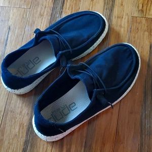 Hey dude shoes